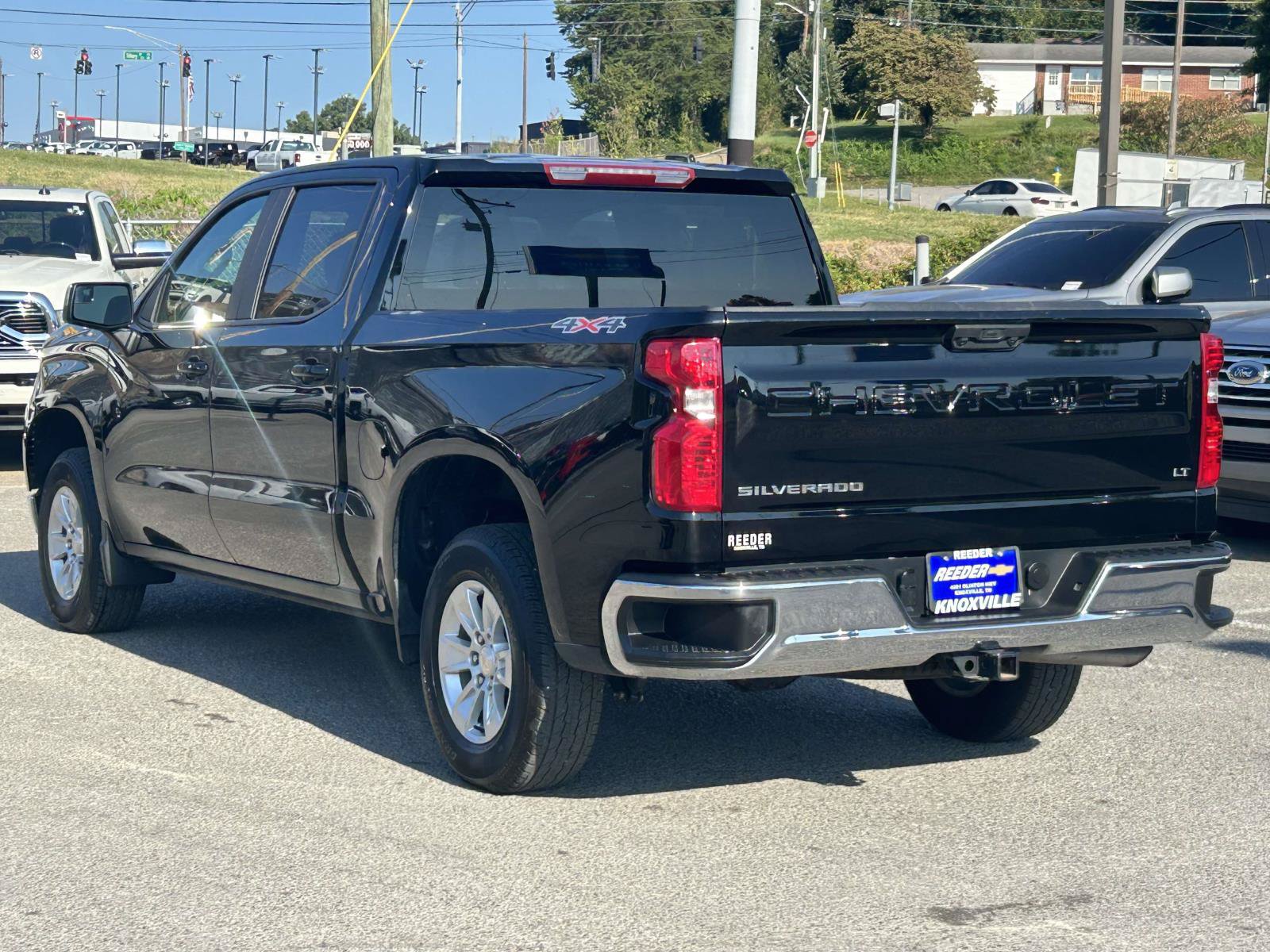 Used 2025 Chevrolet Silverado 1500 LT AWD/4WD image 5