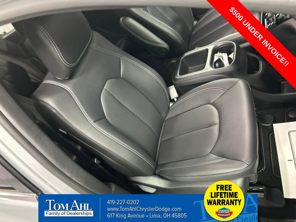 New 2026 Chrysler Voyager LX image 24
