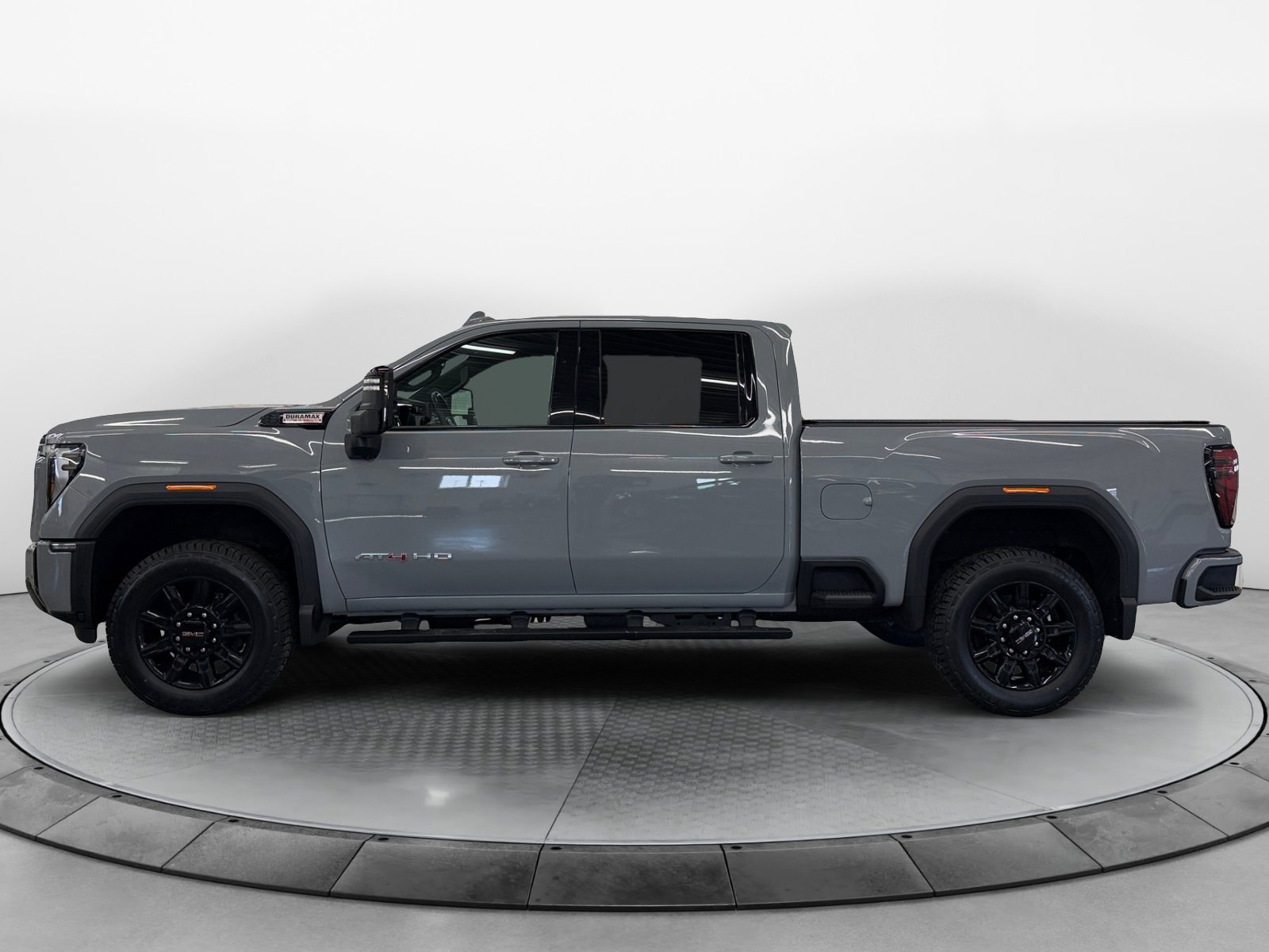 Used 2024 GMC Sierra 2500 AT4 AWD/4WD image 3