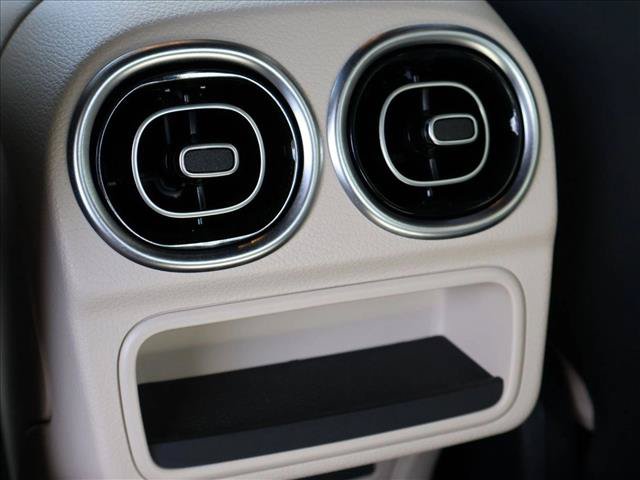 Used 2025 Mercedes-Benz C 300 4MATIC Sedan image 24