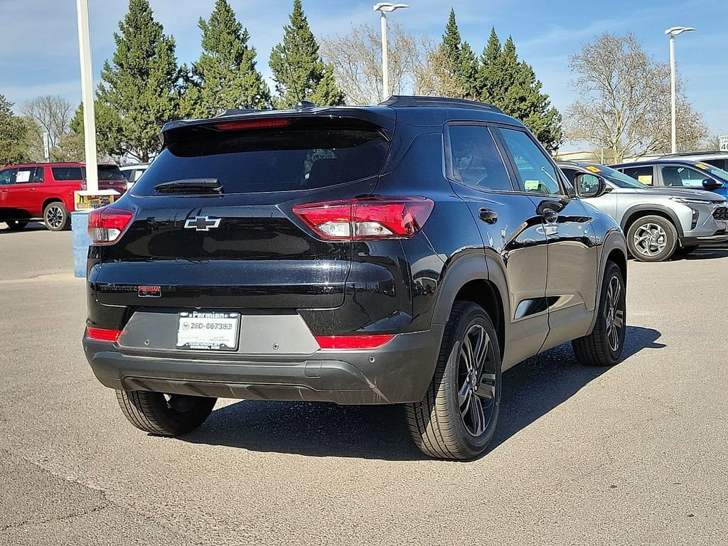 New 2026 Chevrolet TrailBlazer LT w/ Midnight Edition FWD image 10