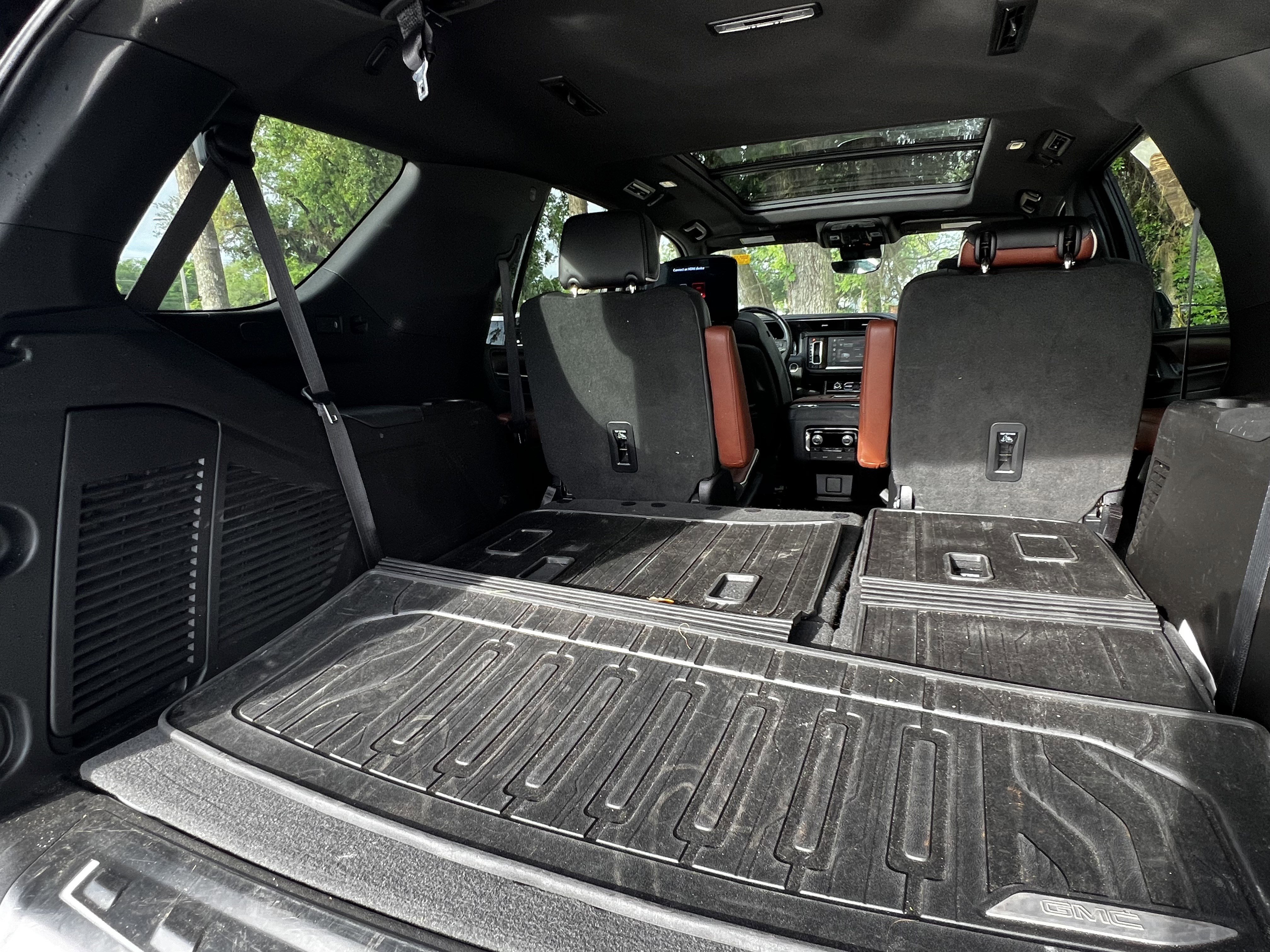 Used 2023 GMC Yukon Denali Ultimate AWD/4WD image 57