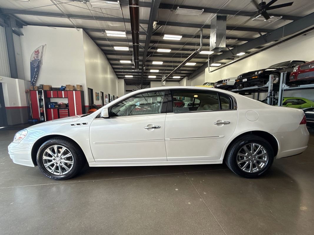 Used 2011 Buick Lucerne CXL image 20