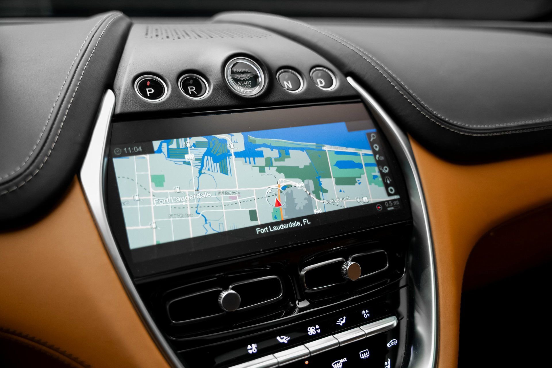 Used 2021 Aston Martin DBX image 46