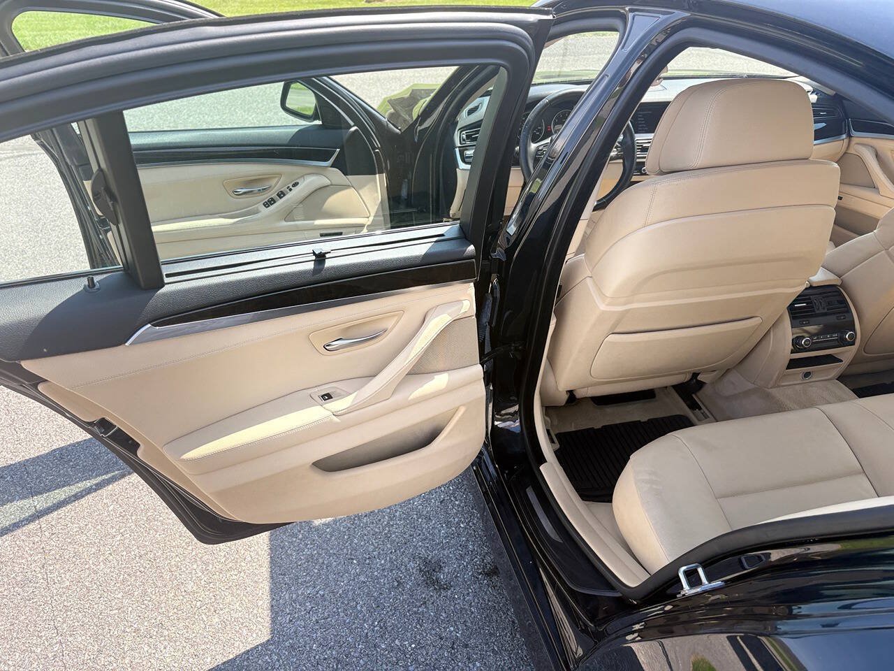 Used 2011 BMW 535i Sedan RWD image 5