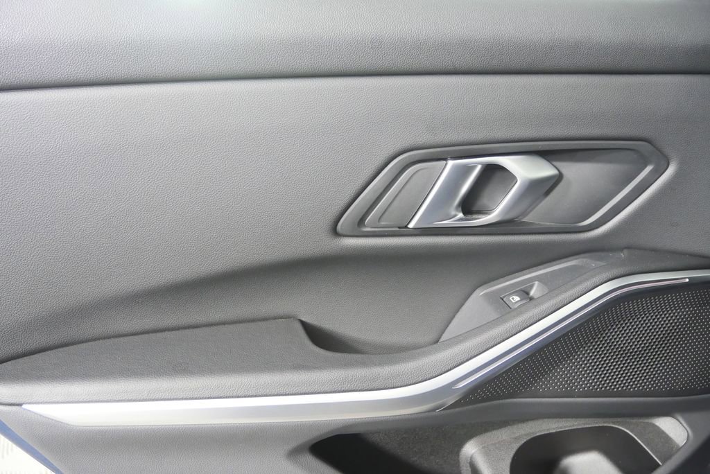 Certified 2025 BMW 330i Sedan image 13