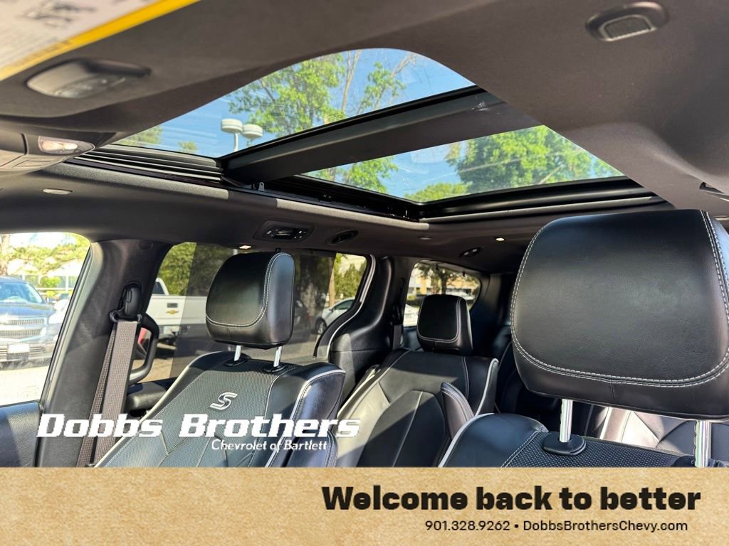 Used 2022 Chrysler Pacifica Limited w/ Uconnect Theater Family Group FWD image 27
