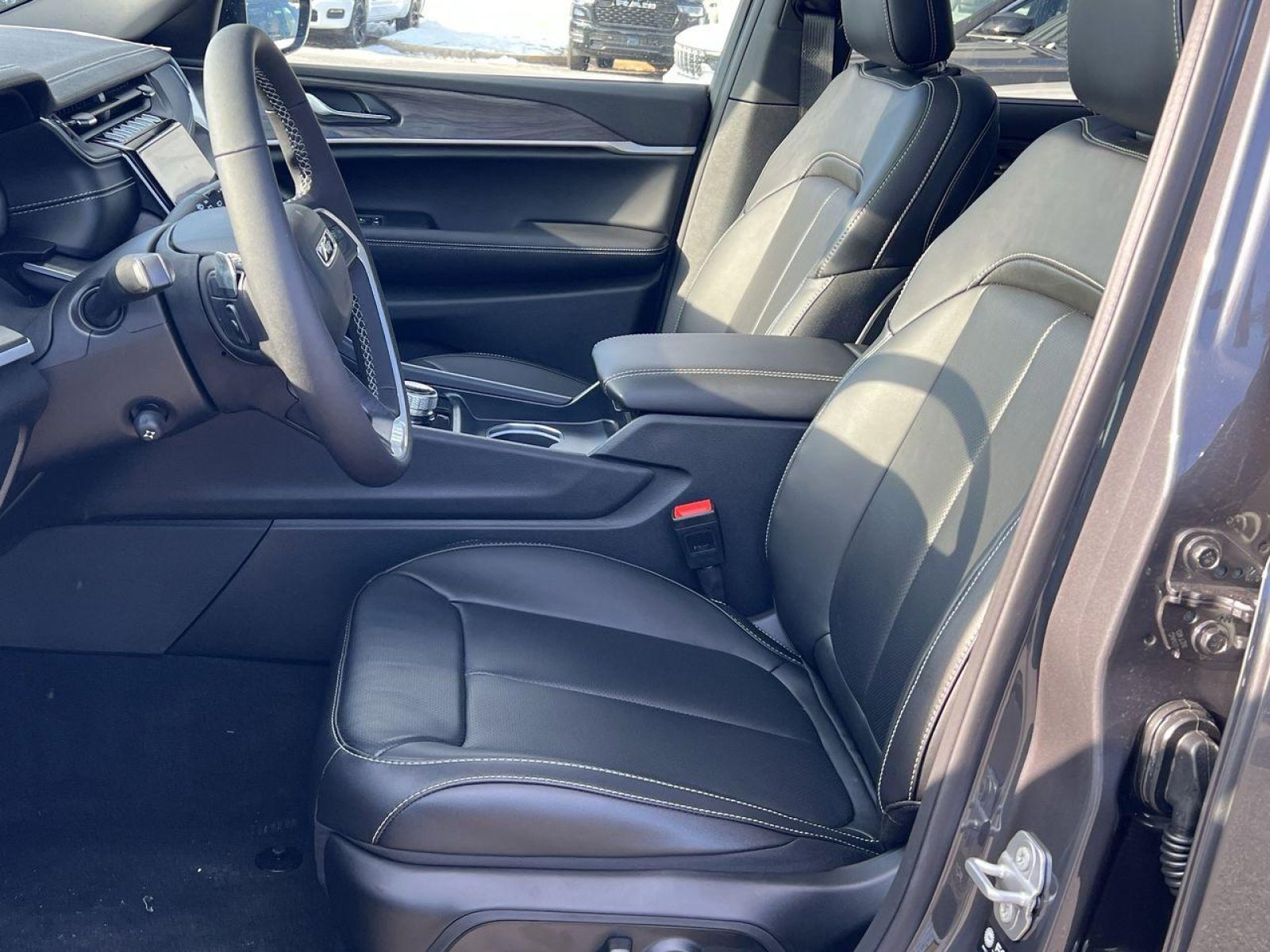 New 2025 Jeep Grand Cherokee L Limited w/ Luxury Tech Group II image 7