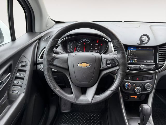 Used 2018 Chevrolet Trax LS AWD/4WD image 12