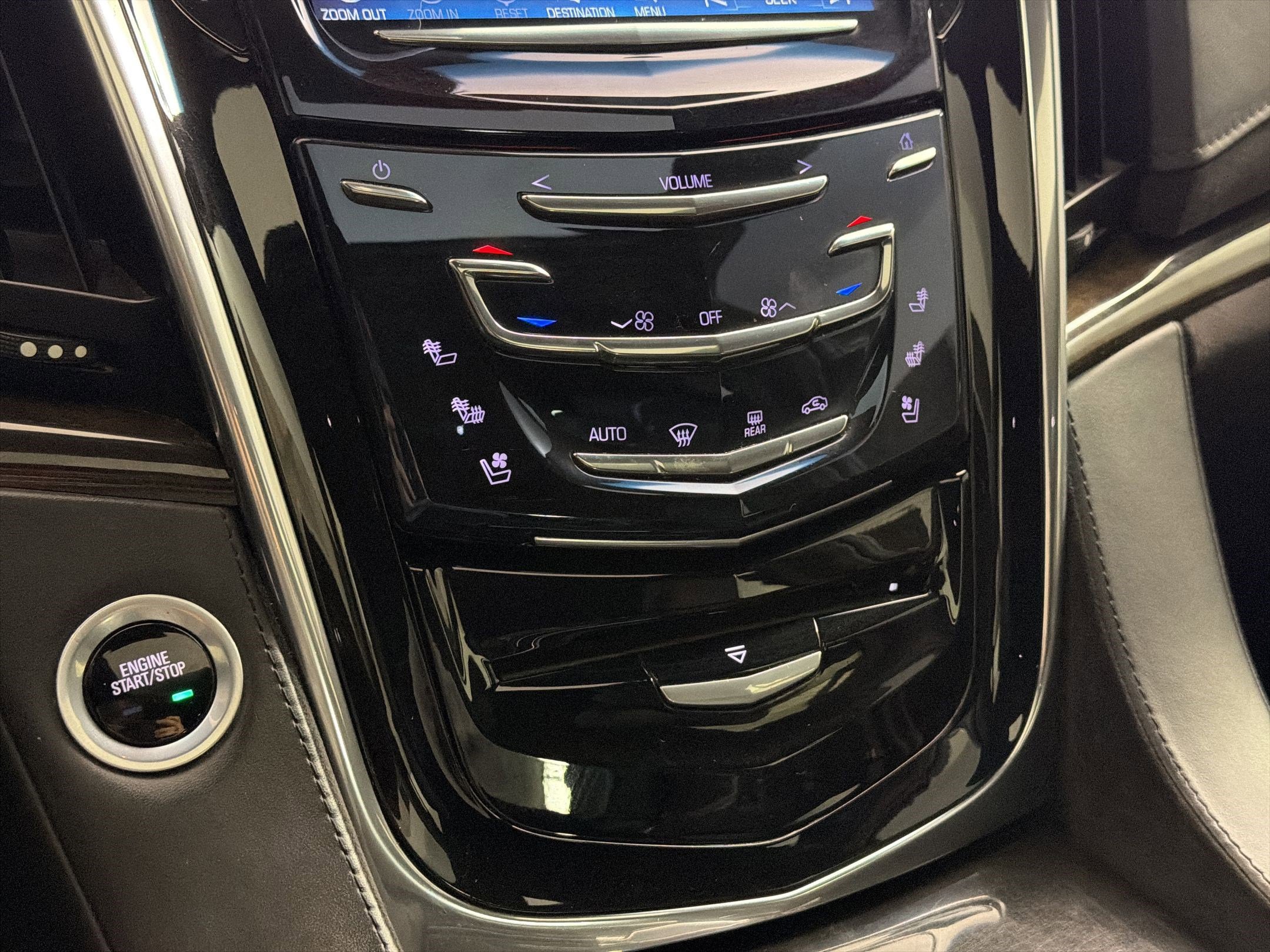 Used 2016 Cadillac Escalade Platinum image 19