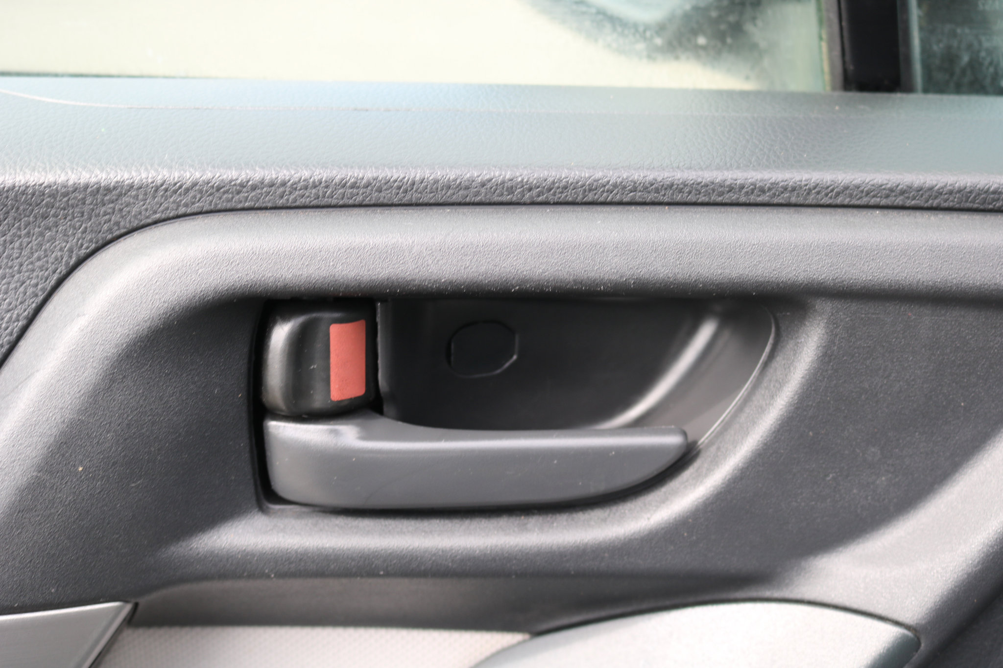 Used 2015 Subaru Forester 2.5i w/ Alloy Wheel Package image 13