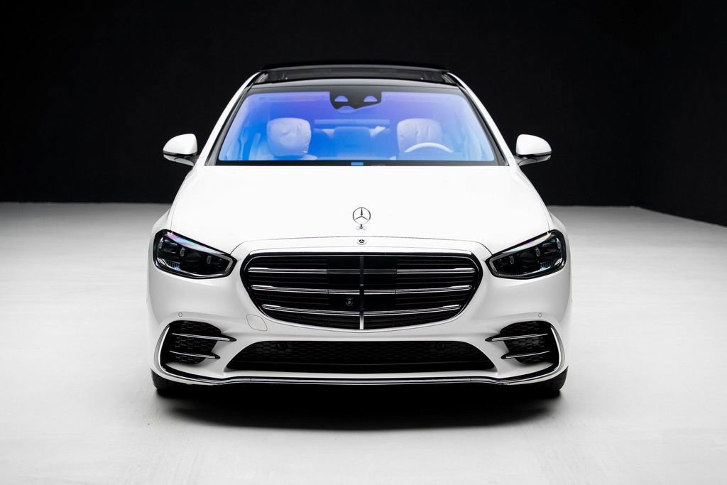 Used 2023 Mercedes-Benz S 580 4MATIC Sedan image 2