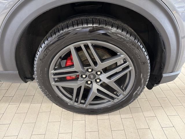 Used 2025 Ford Explorer ST-Line w/ Premium Package image 32