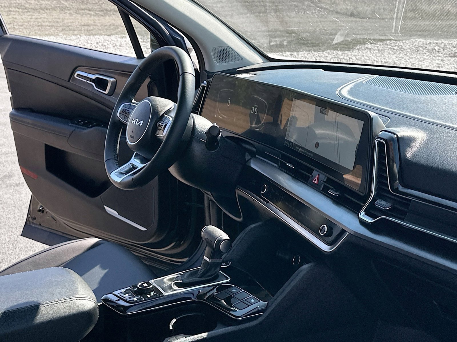 Used 2025 Kia Sportage EX image 5