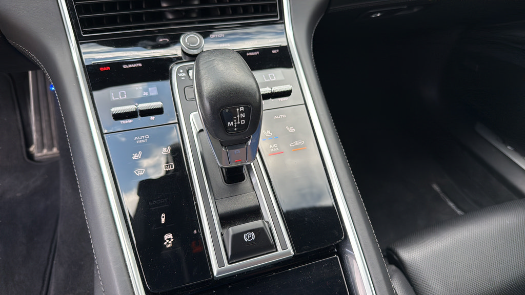 Used 2018 Porsche Panamera 4S AWD/4WD image 39