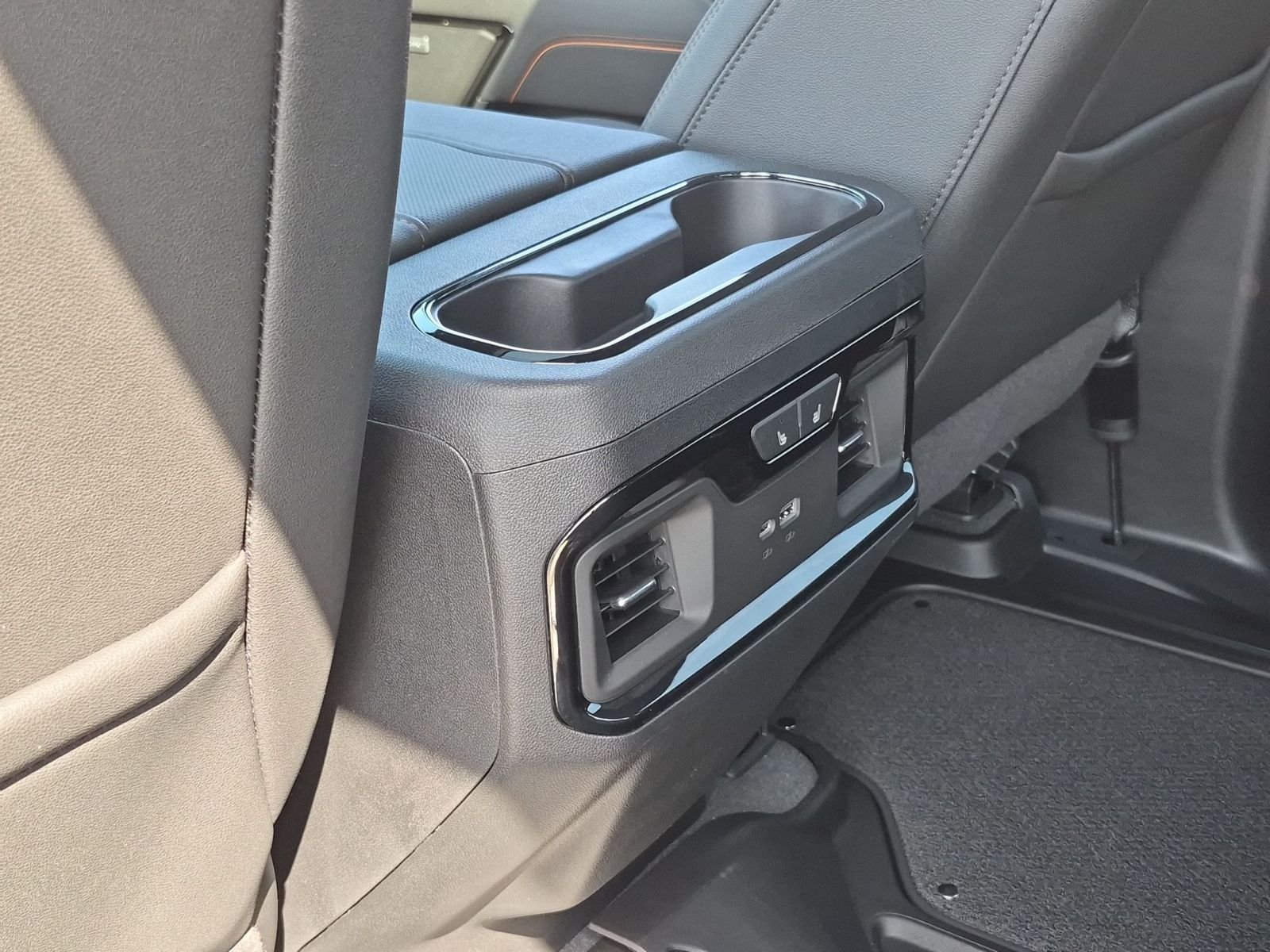 New 2026 GMC Sierra 1500 AT4 w/ AT4 Premium Package AWD/4WD image 21