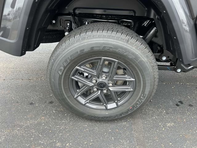 New 2025 Jeep Gladiator Sport image 11