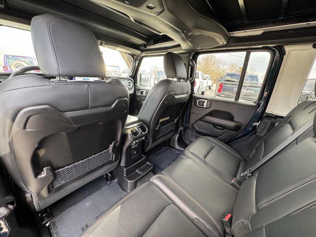 Used 2025 Jeep Wrangler Sahara w/ Safety Group image 13