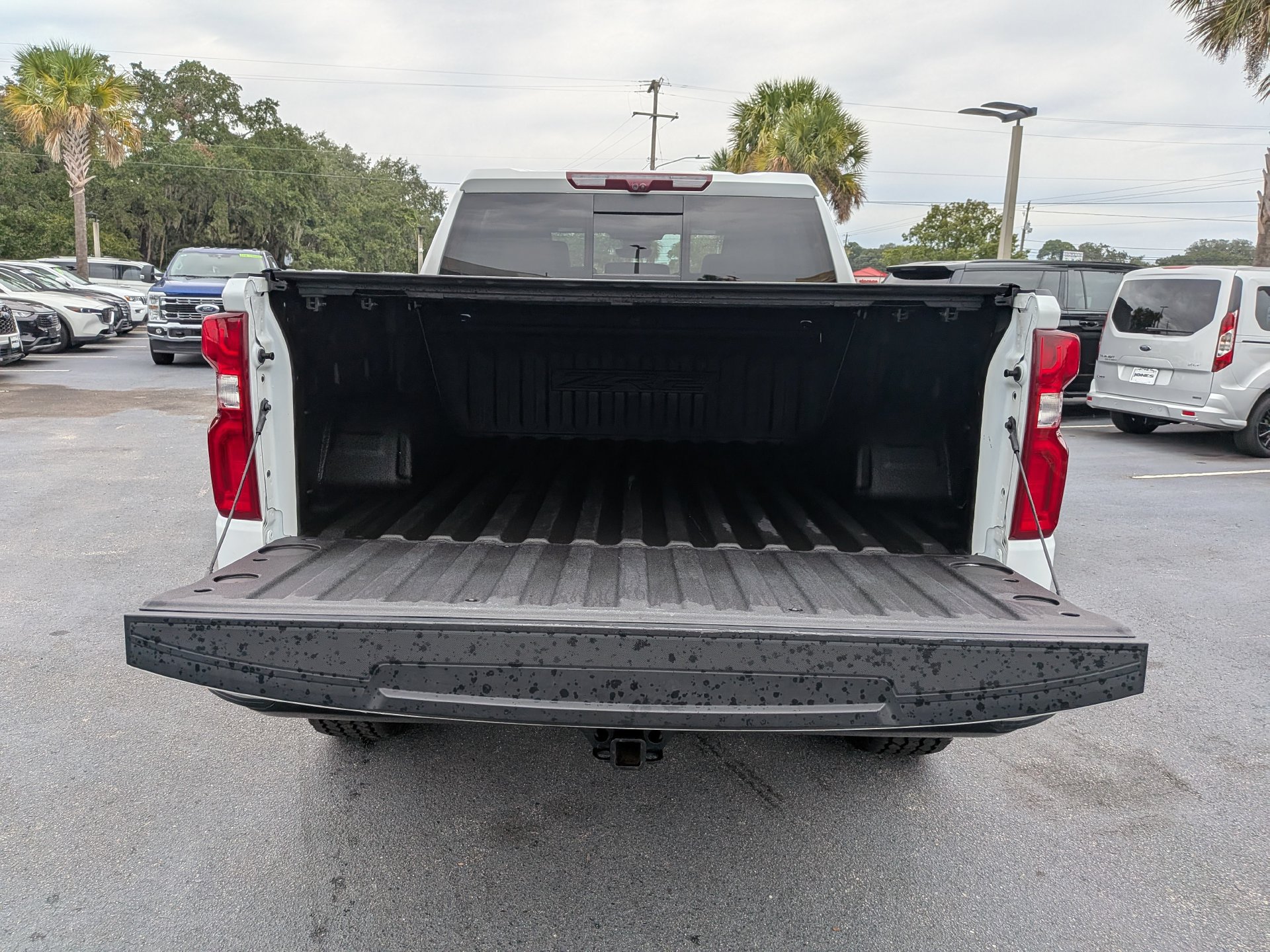 Used 2023 Chevrolet Silverado 1500 ZR2 w/ Technology Package AWD/4WD image 17