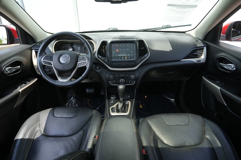 Used 2017 Jeep Cherokee High Altitude w/ Luxury Group AWD/4WD image 38