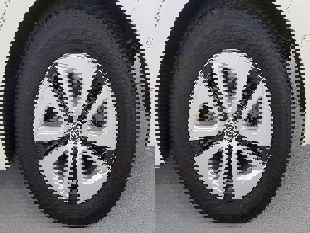 Used 2018 Toyota Prius Four w/ Advanced Technology Package image 11