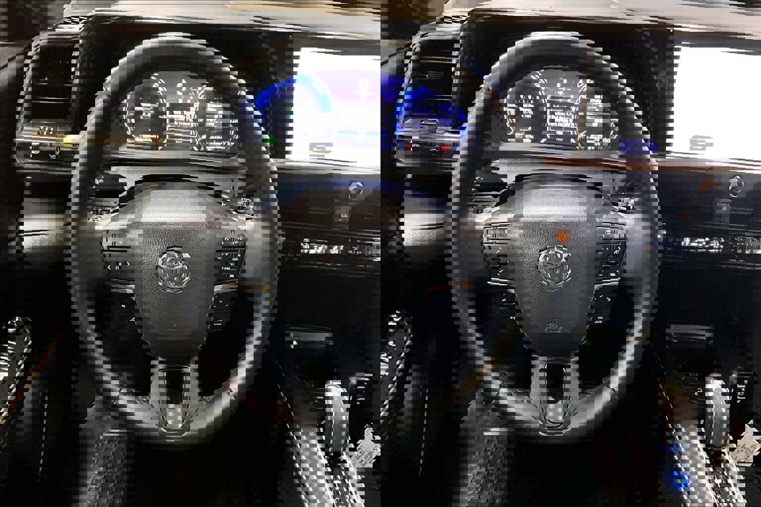 Used 2023 Toyota Crown Platinum image 6