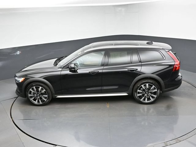 New 2026 Volvo V60 B5 Cross Country Ultra w/ Climate Package AWD/4WD image 48