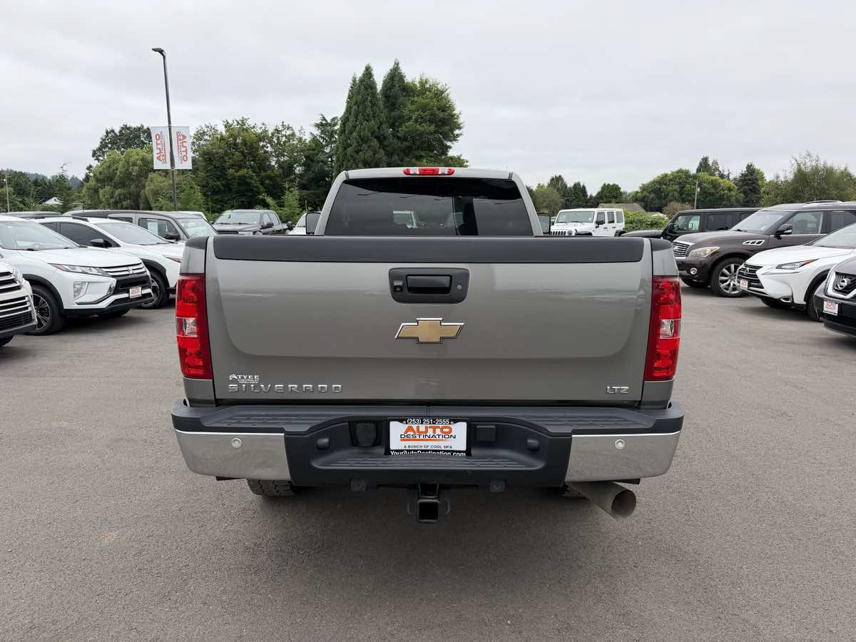 Used 2009 Chevrolet Silverado 3500 W/T AWD/4WD image 7