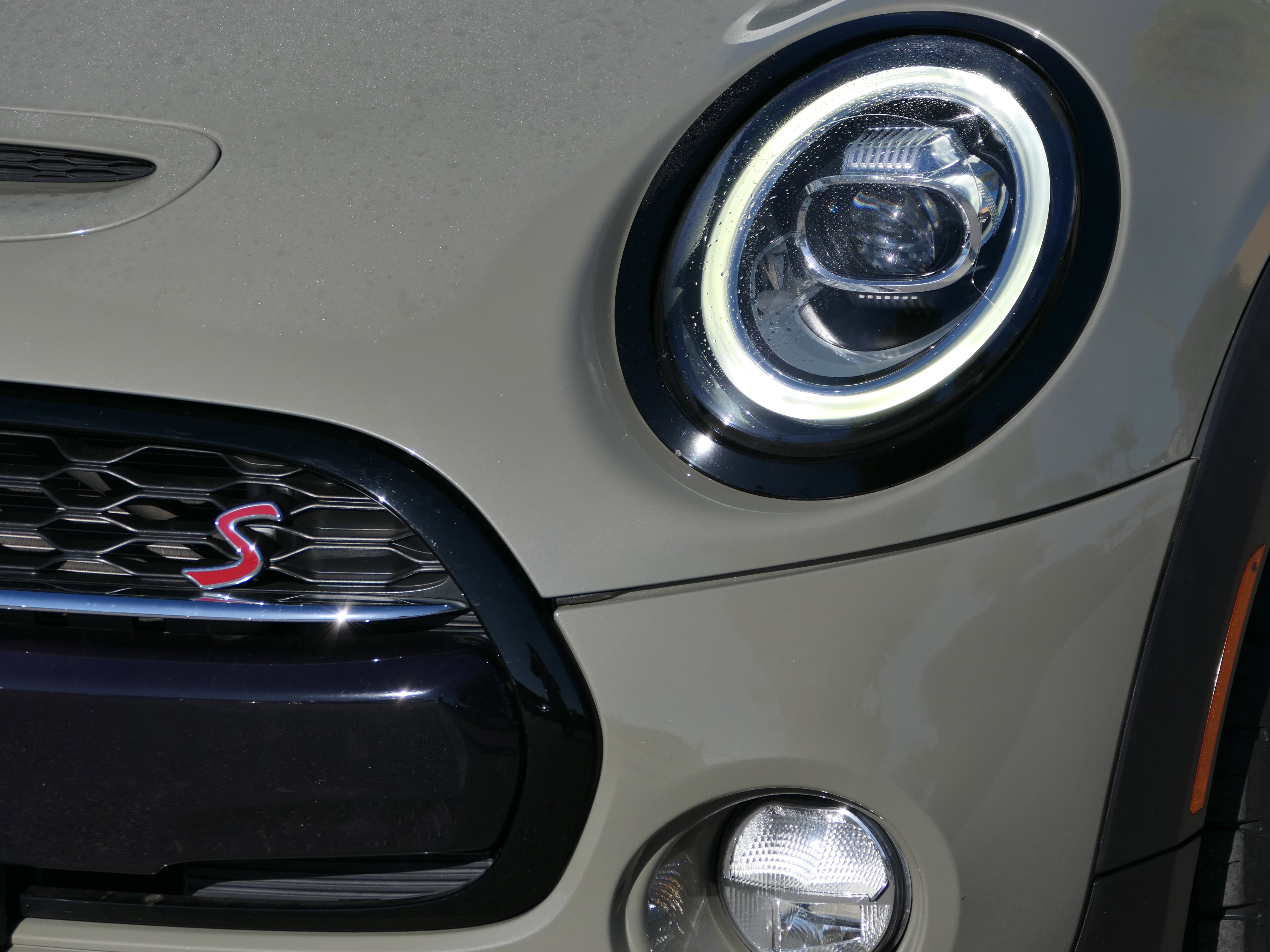 Used 2019 MINI Cooper S w/ Premium Package FWD image 9