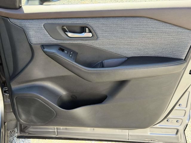 Used 2023 Nissan Rogue SV AWD/4WD image 10