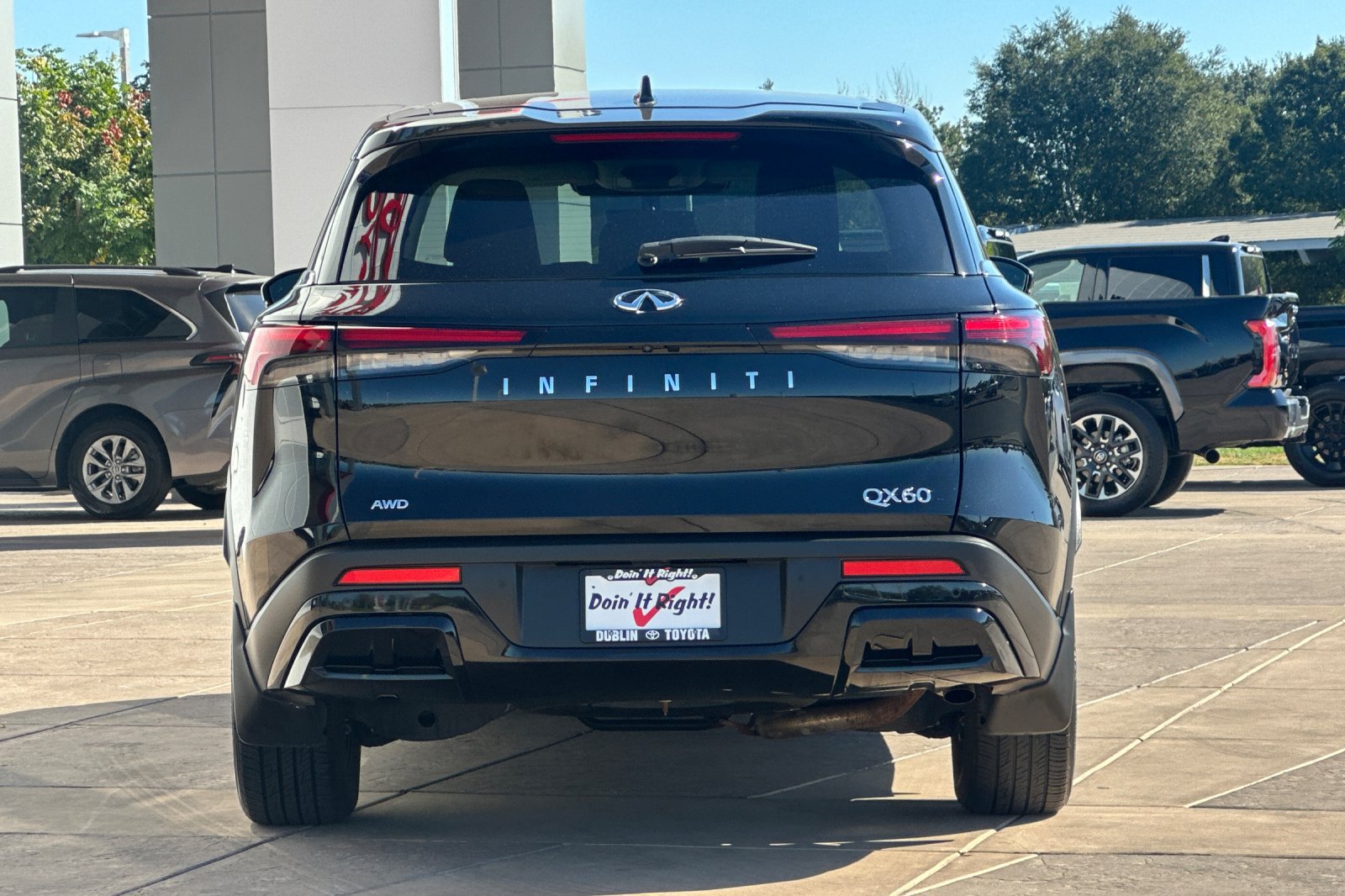 Used 2023 INFINITI QX60 Pure AWD/4WD image 5
