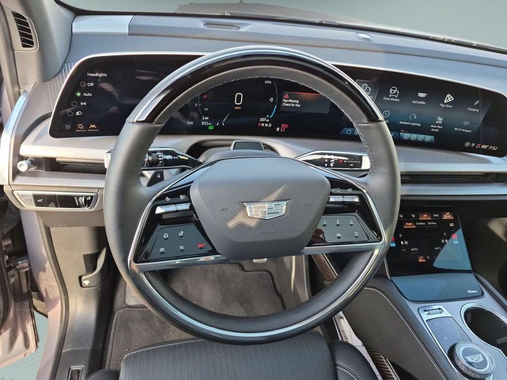 Certified 2026 Cadillac Vistiq Luxury AWD/4WD image 12