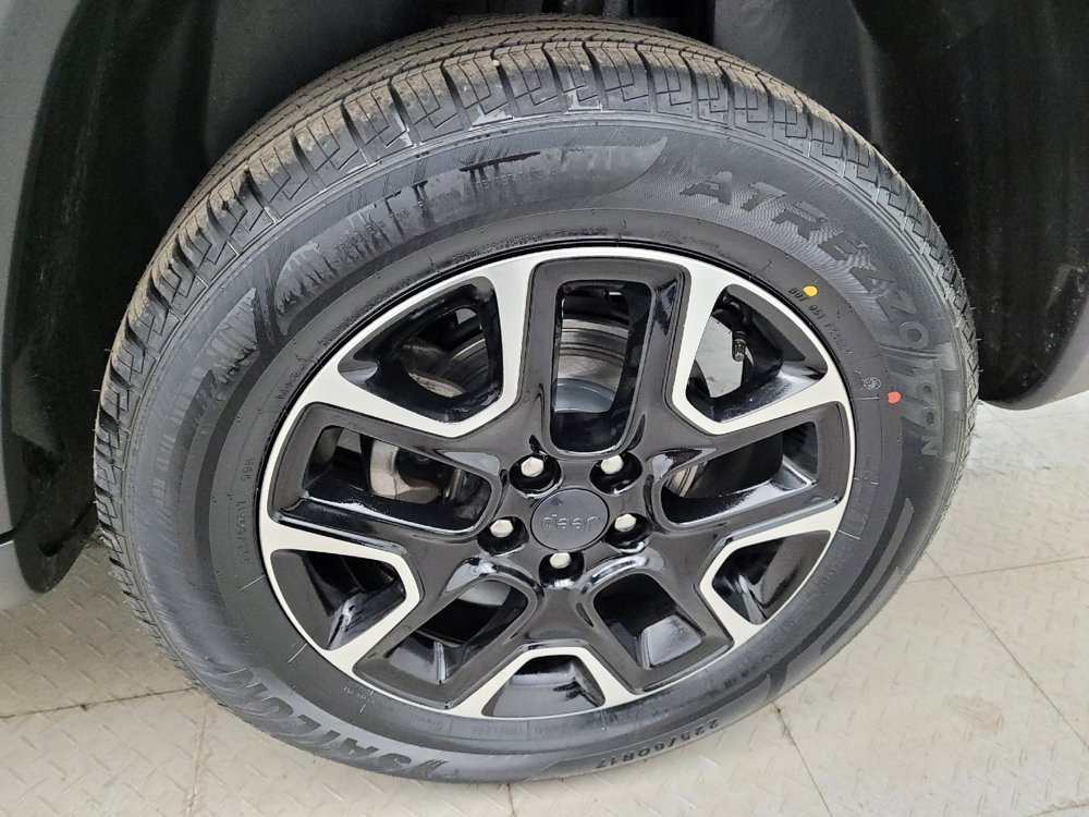 Used 2020 Jeep Compass Sport image 31