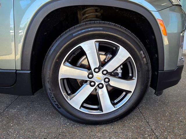 Used 2023 Chevrolet Traverse LT w/ LT Premium Package image 38