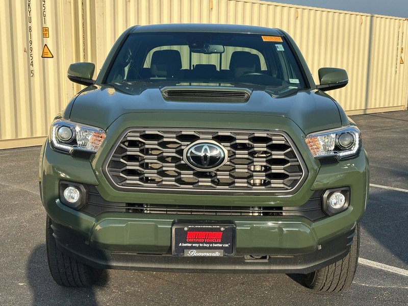 Used 2021 Toyota Tacoma 4x4 Double Cab image 2