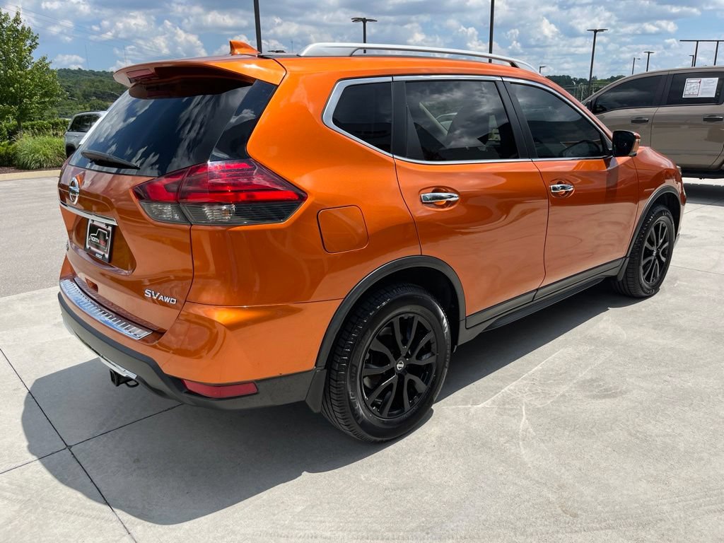 Used 2017 Nissan Rogue SV AWD/4WD image 21