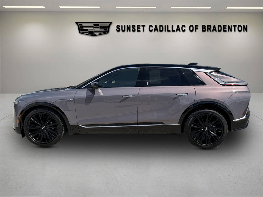 Certified 2026 Cadillac Lyriq Signature Luxury w/ LPO, Blue Accent Package AWD/4WD image 6