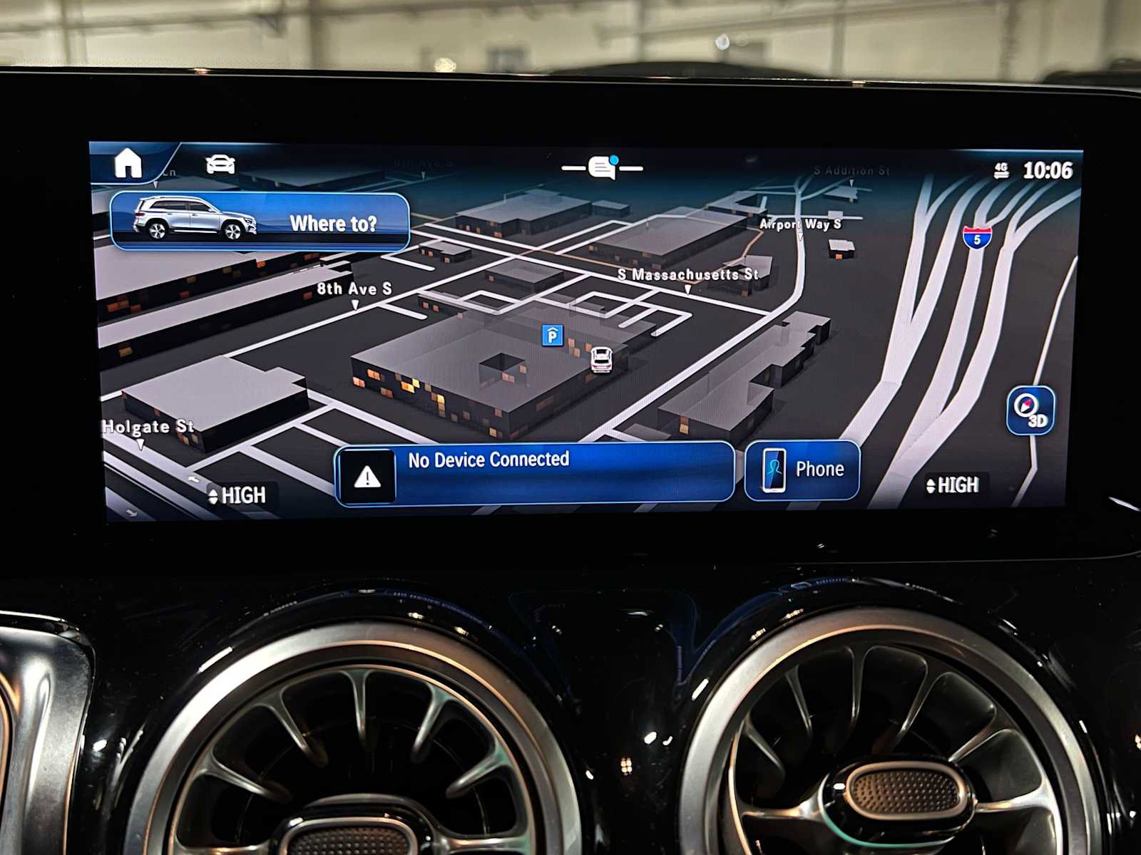 Used 2025 Mercedes-Benz GLB 250 4MATIC image 30