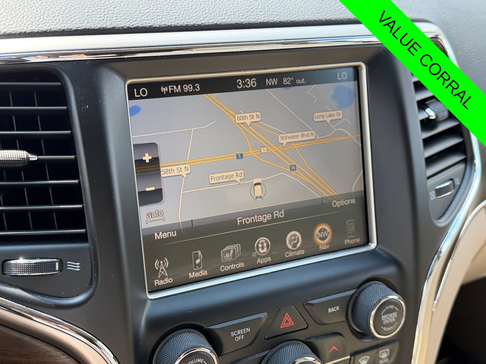 Used 2015 Jeep Grand Cherokee Limited w/ Trailer Tow Group IV AWD/4WD image 29