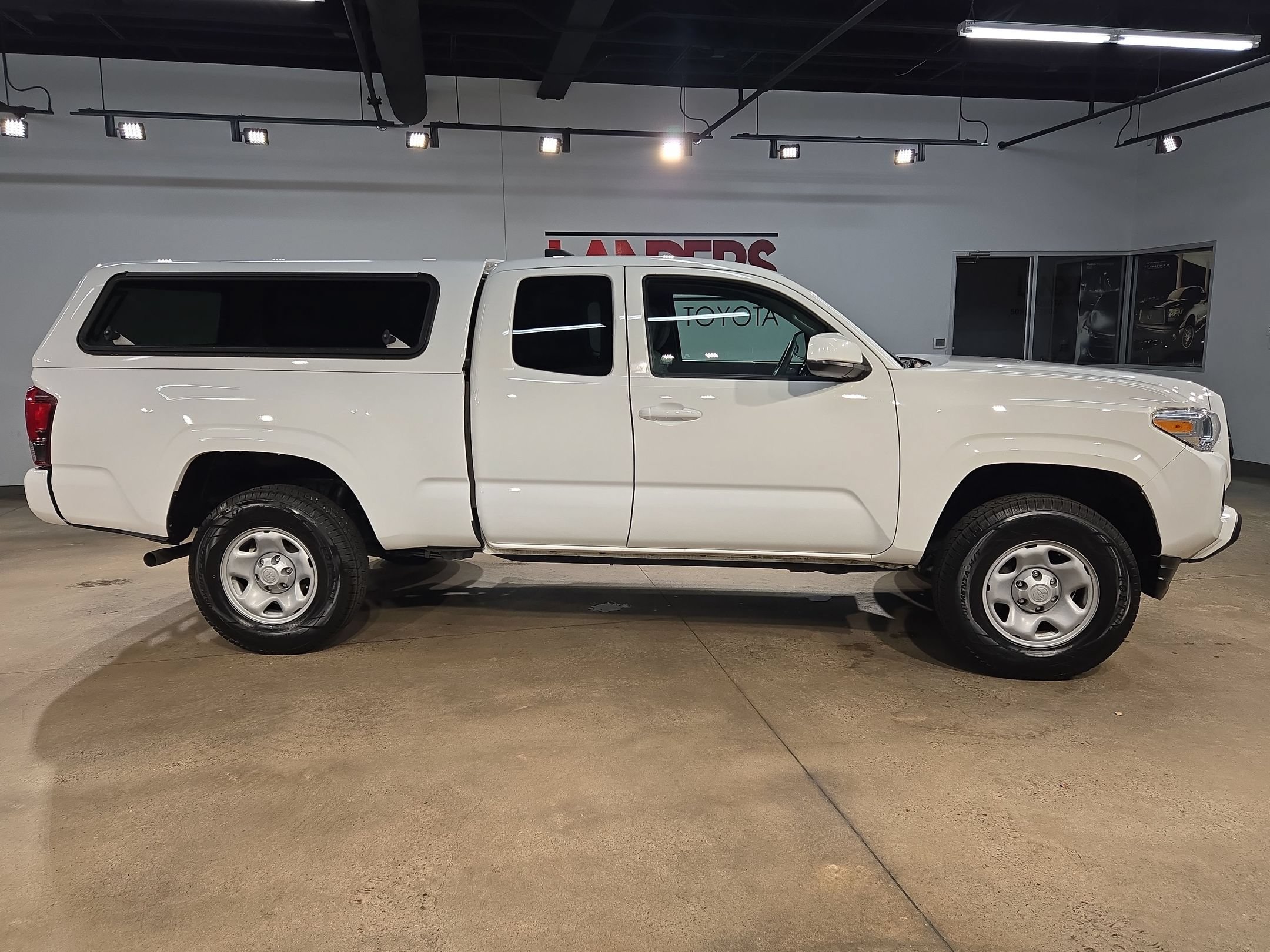 Used 2021 Toyota Tacoma SR RWD image 8