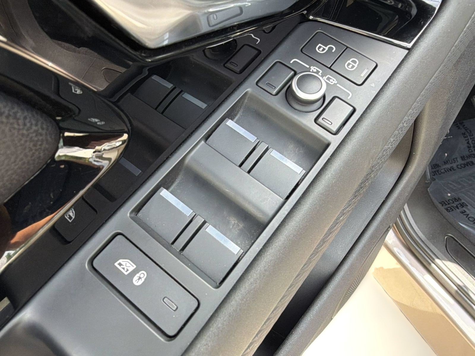 Used 2020 Land Rover Range Rover Evoque S AWD/4WD image 26