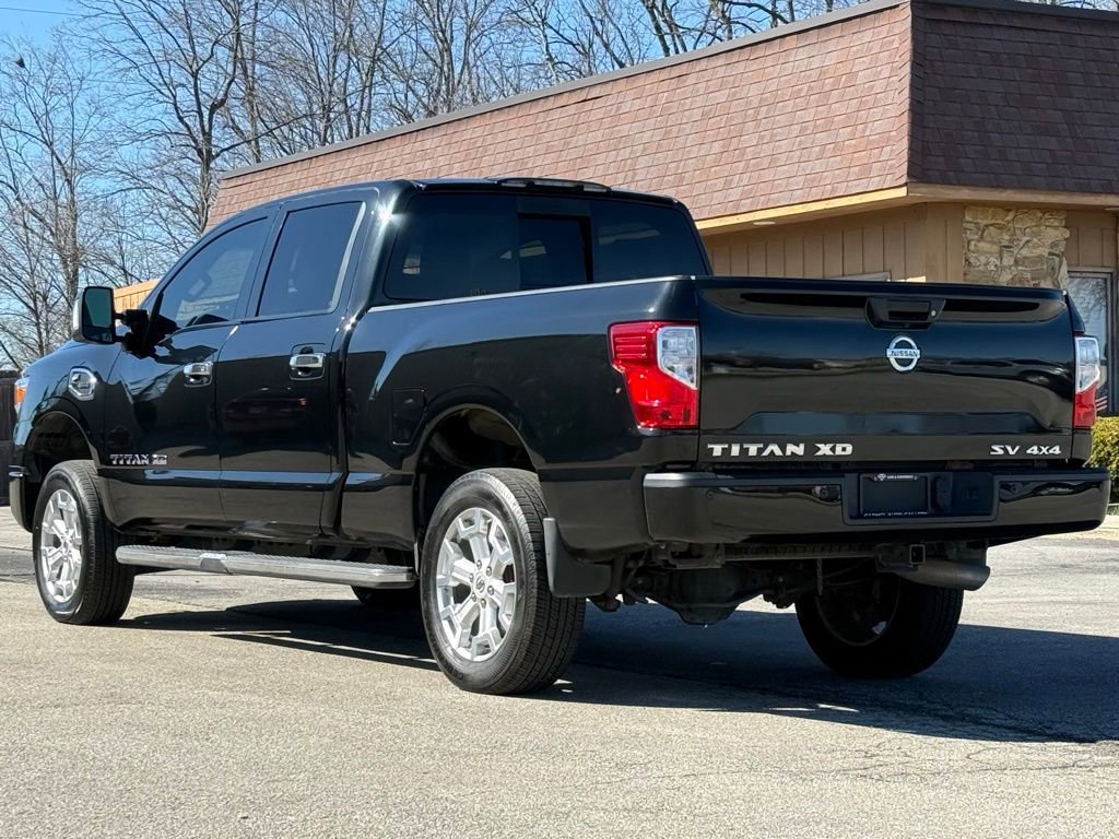 Used 2019 Nissan Titan SV w/ SV Convenience Package image 3