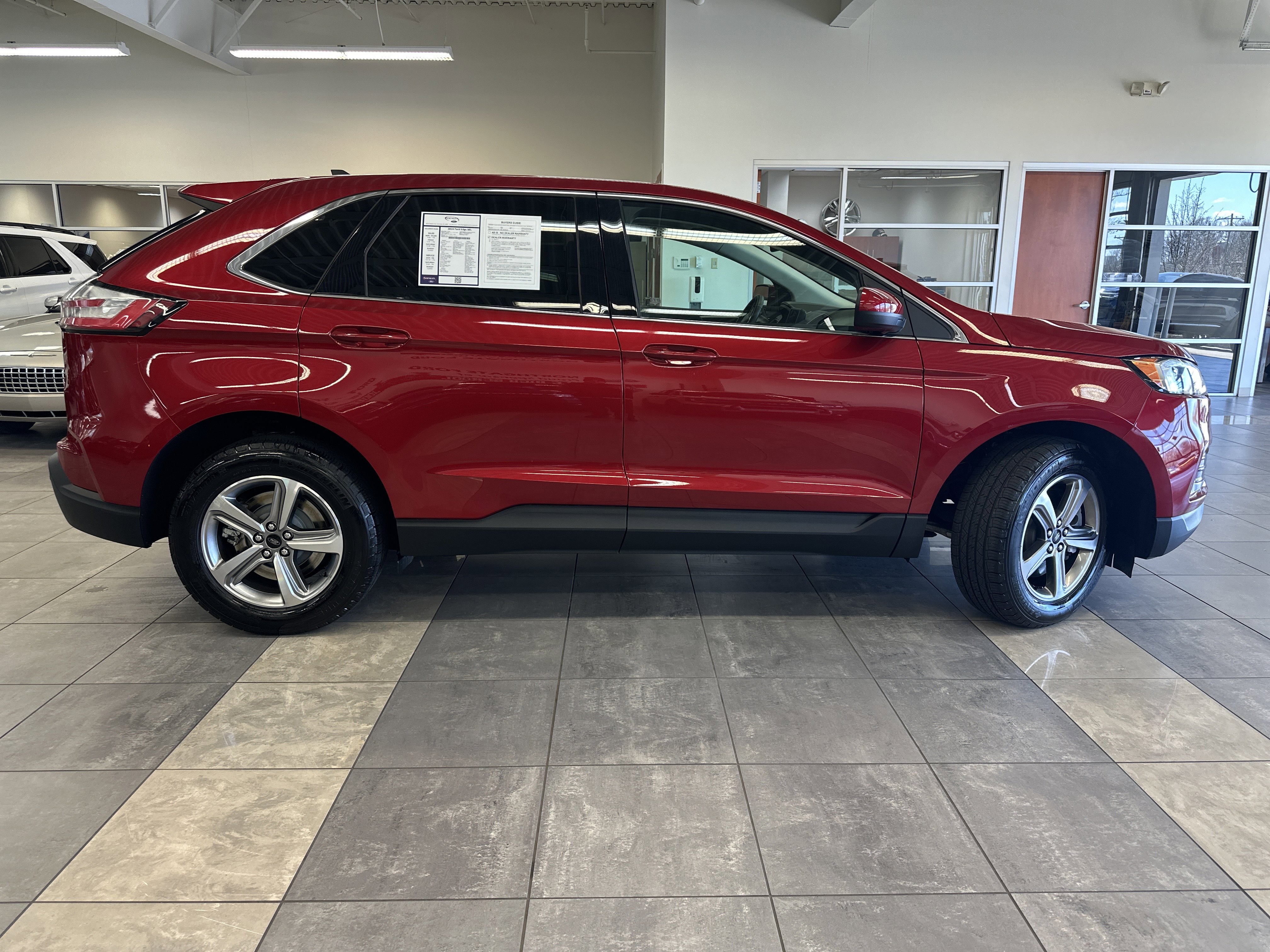 Used 2024 Ford Edge SEL w/ Convenience Package image 13