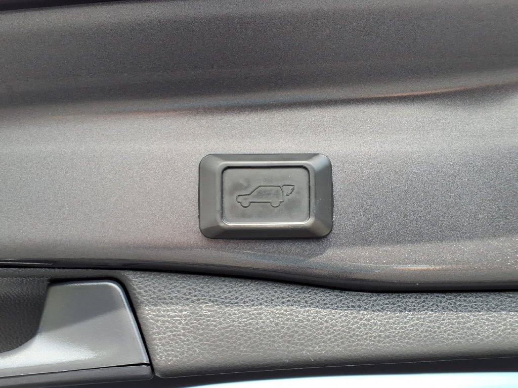 Certified 2025 Toyota RAV4 XLE Premium AWD/4WD image 25