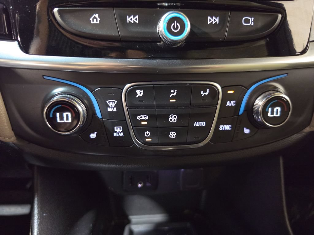 Used 2023 Chevrolet Traverse LT w/ LPO, Cargo Package AWD/4WD image 16