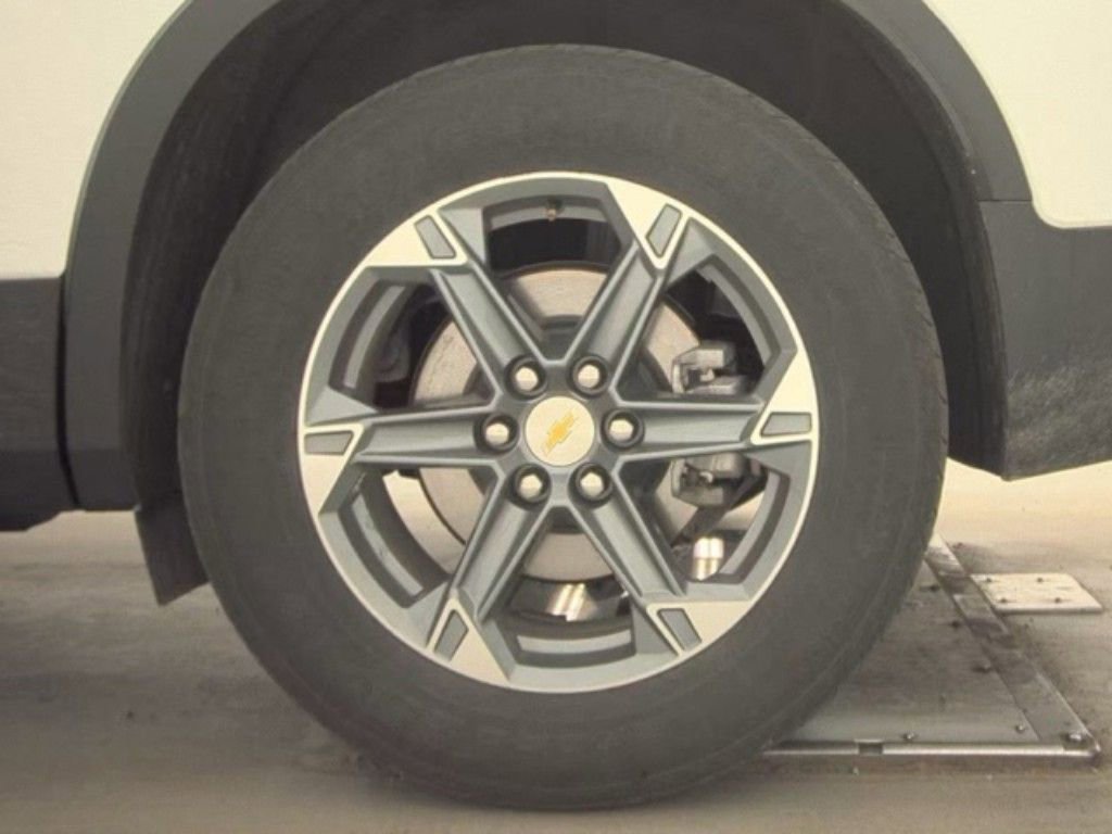 Used 2025 Chevrolet Blazer LT AWD/4WD image 19