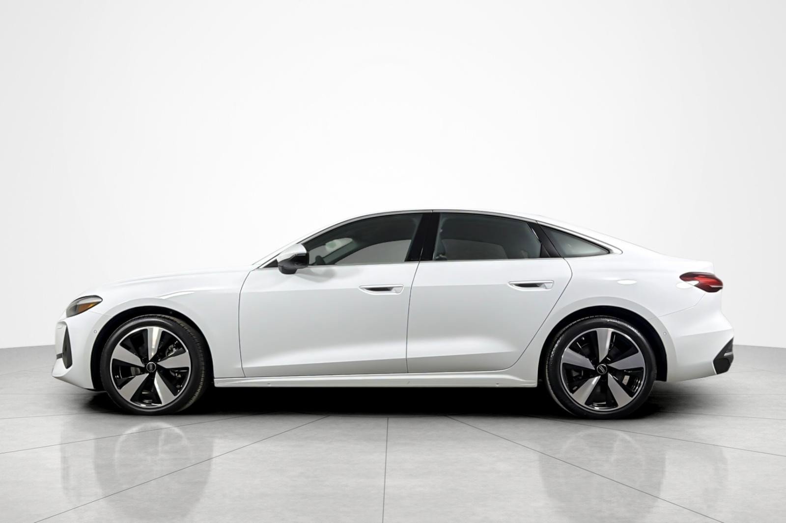Used 2025 Audi A5 2.0T Premium w/ Convenience Package AWD/4WD image 2
