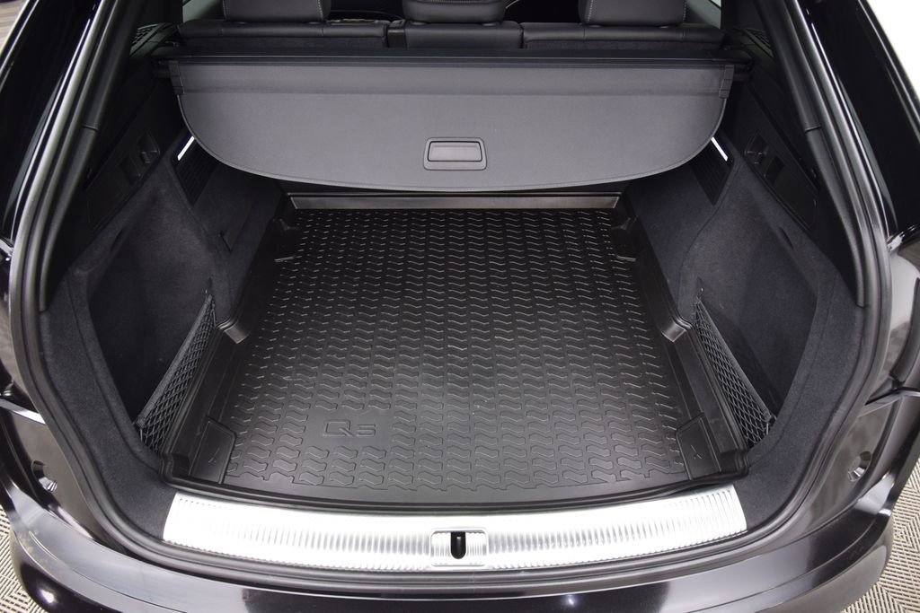 Used 2022 Audi SQ5 Premium image 32