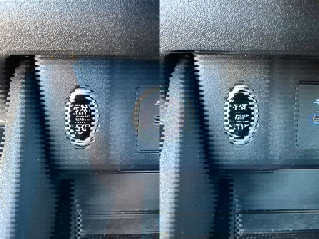 Used 2023 Nissan Rogue SV image 12