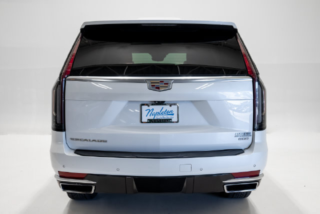 Used 2023 Cadillac Escalade Premium Luxury AWD/4WD image 31